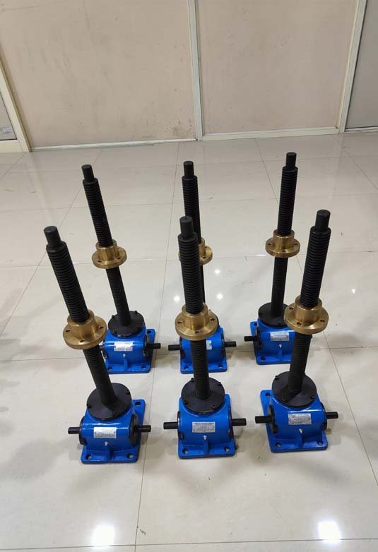 Worm Gear Screw Jack Manufacturer in Oman